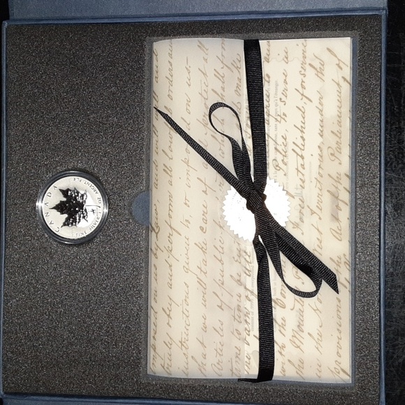 RCMP stamp and coin set - Picture 3 of 4